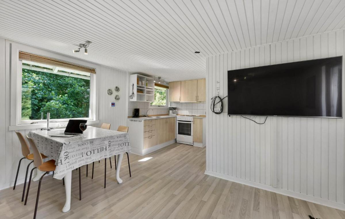 Two-Bedroom Holiday Home In Ulfborg - Housity