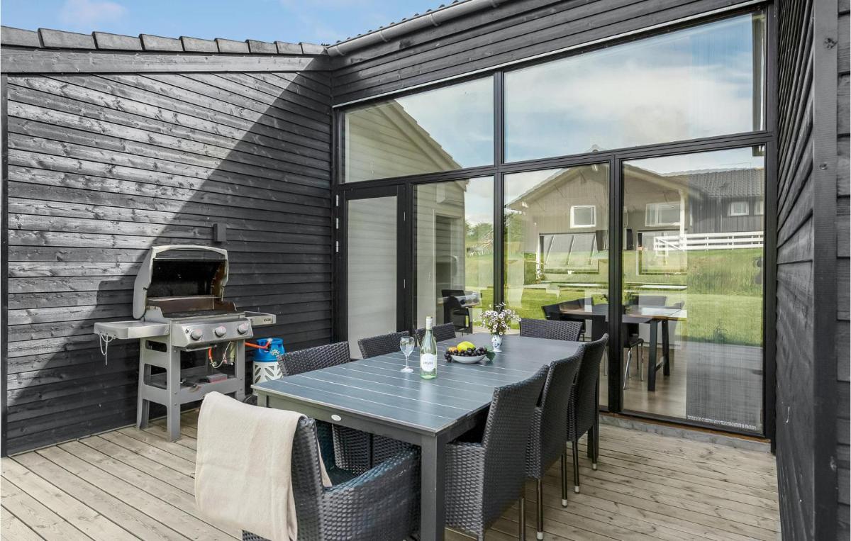 4 Bedroom Cozy Home In Haderslev - Housity