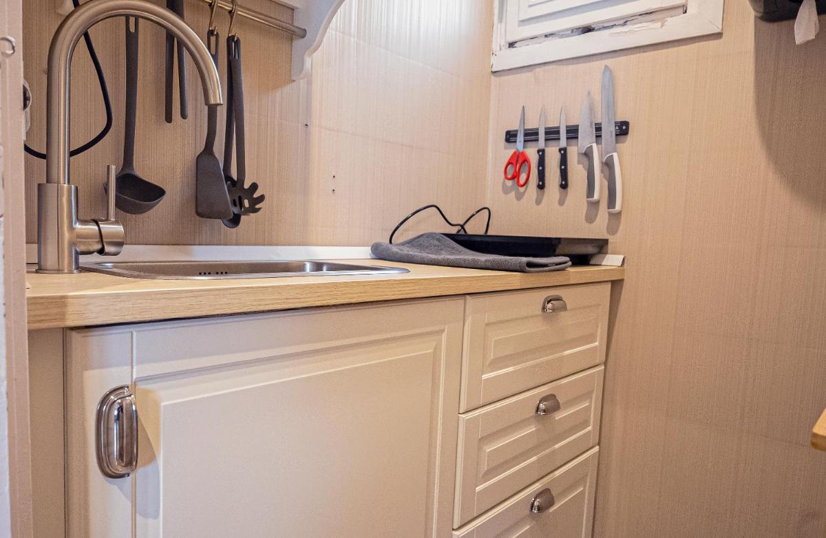 Una cocina o zona de cocina en Hotel Hita "Nature Experience" for all