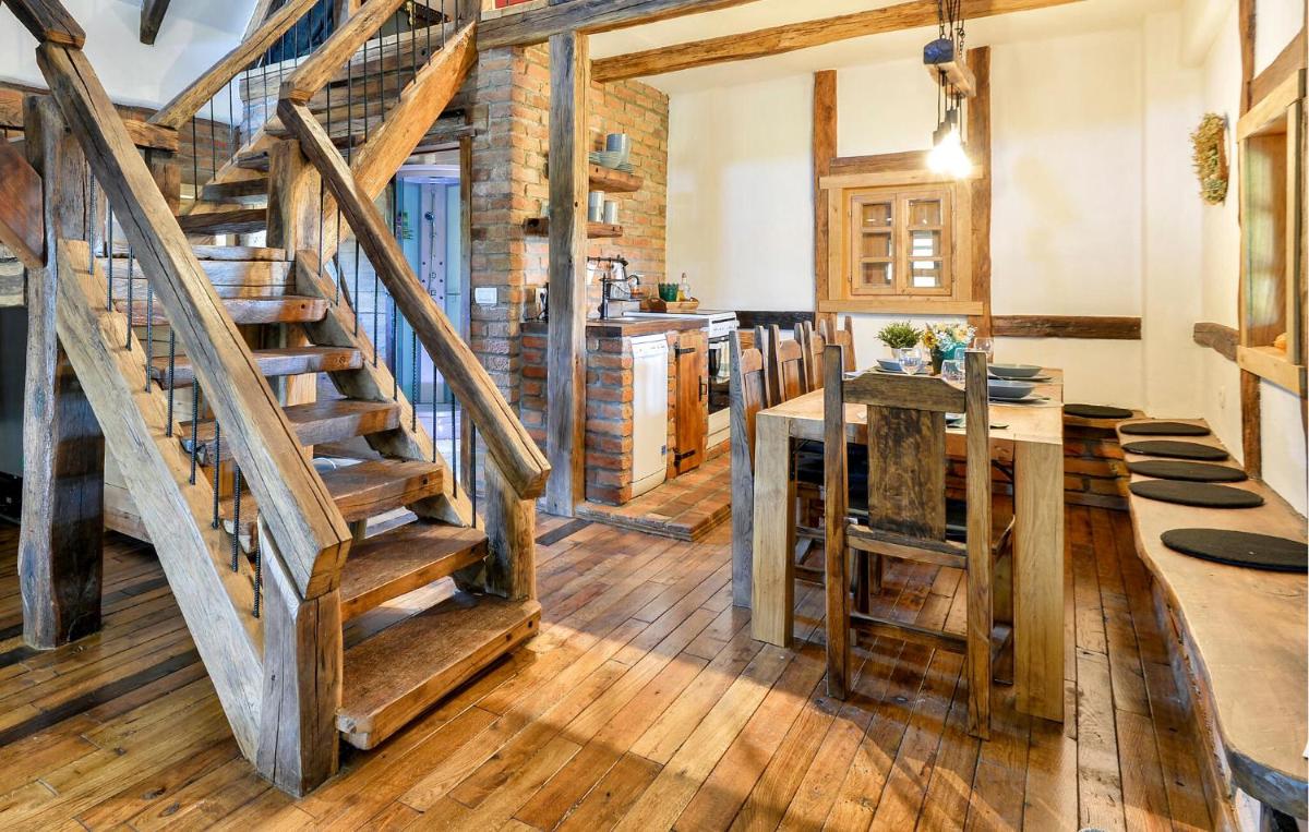 Lovely Home In Popovaca - Housity