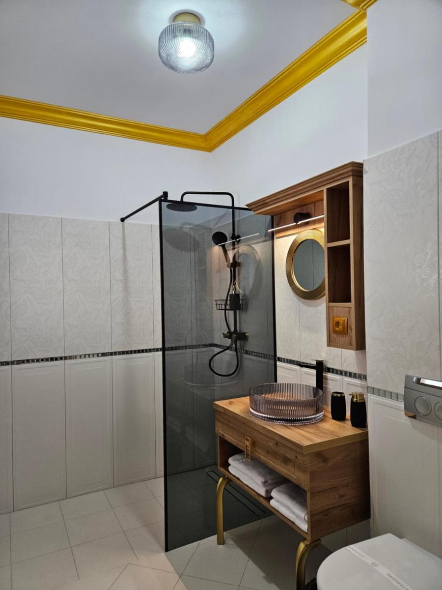 COLT DE RAI-Deluxe & Spa - Housity