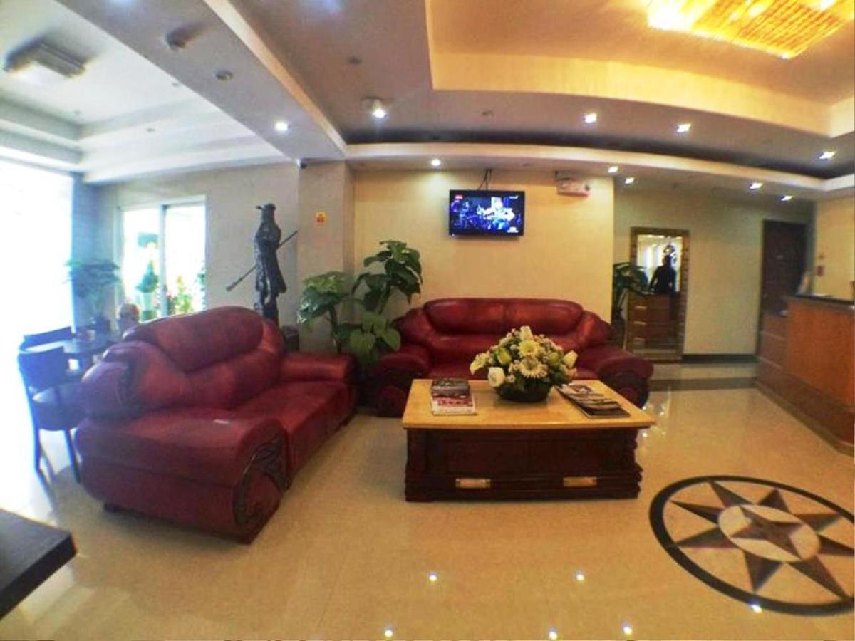 Rainbowland Hotel - Housity