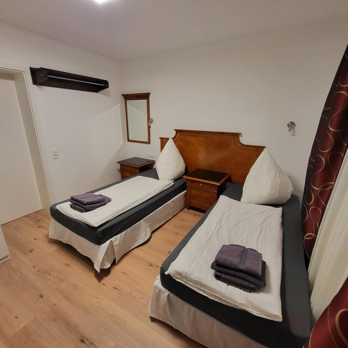 Frankenthal City Apartment mit eigene Bad und Kochmöglichkeit - Housity