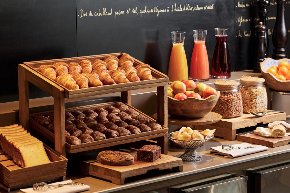 Nourriture dans l'hôtel ou à proximité