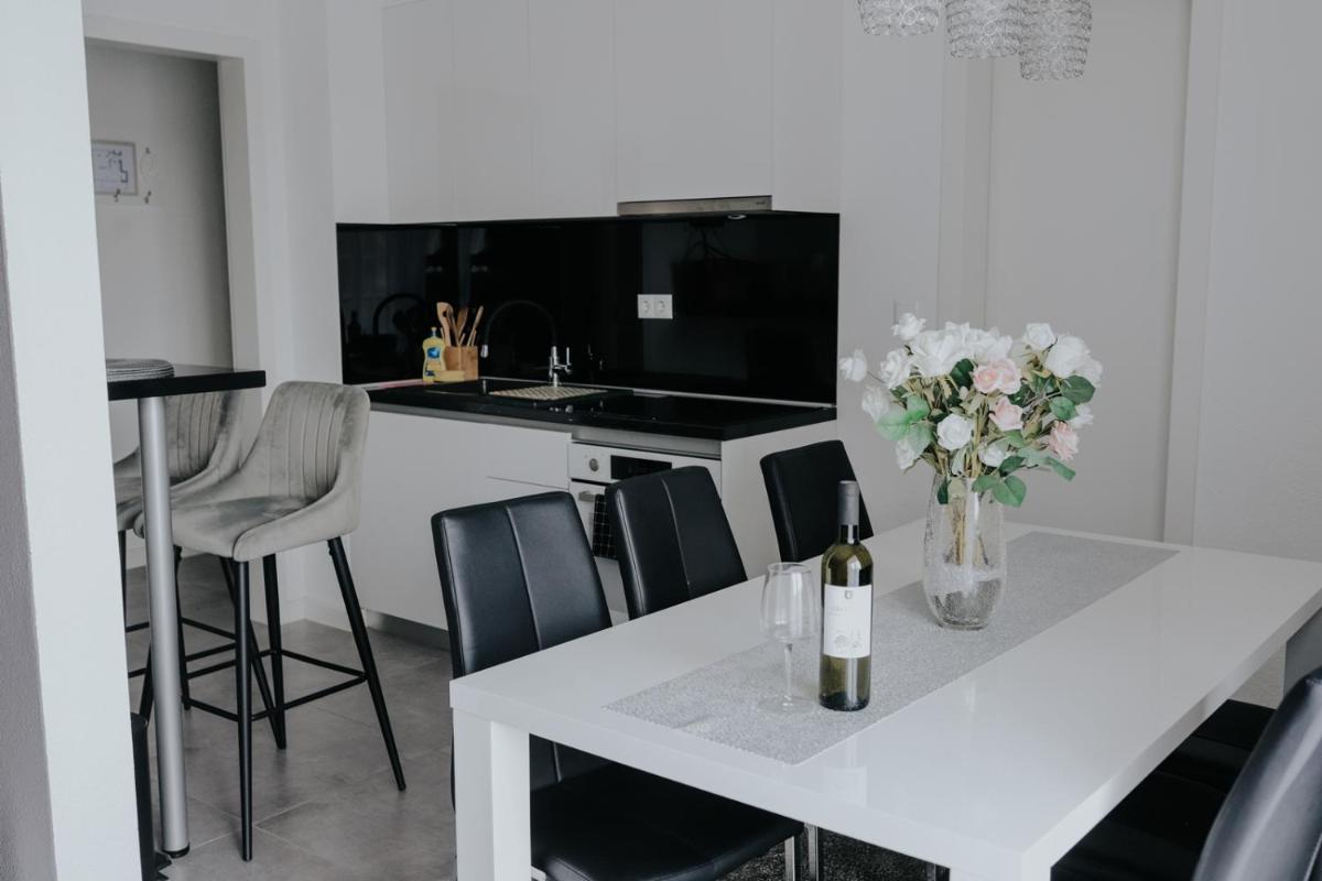 Apartman M's - Housity