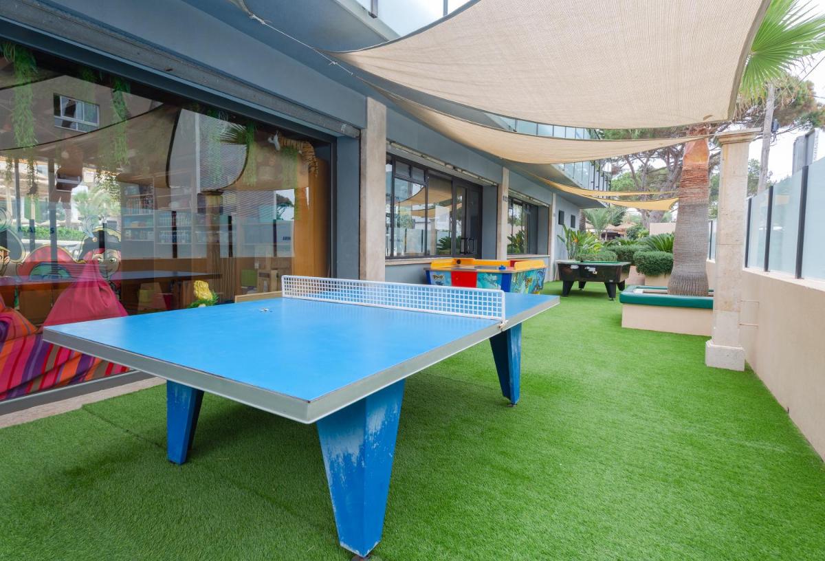Instalaciones para jugar al ping pong en Marins Playa o alrededores