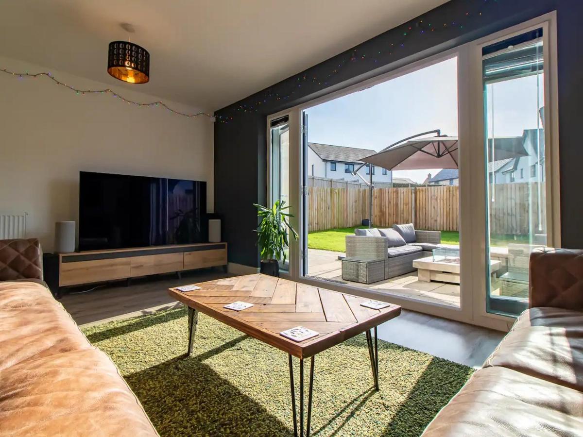 Stunning Home in Backworth Park - Pass the Keys - Housity