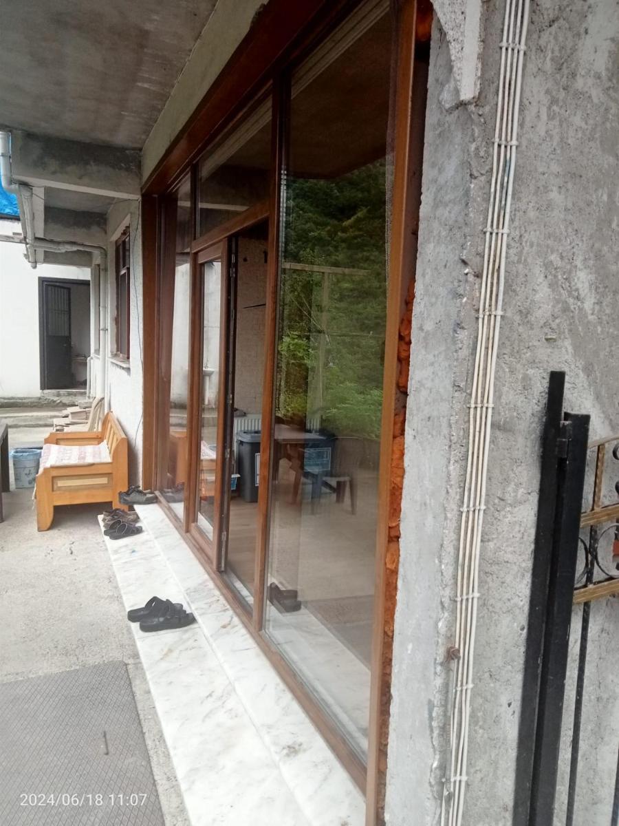 Koloni Apart - Housity