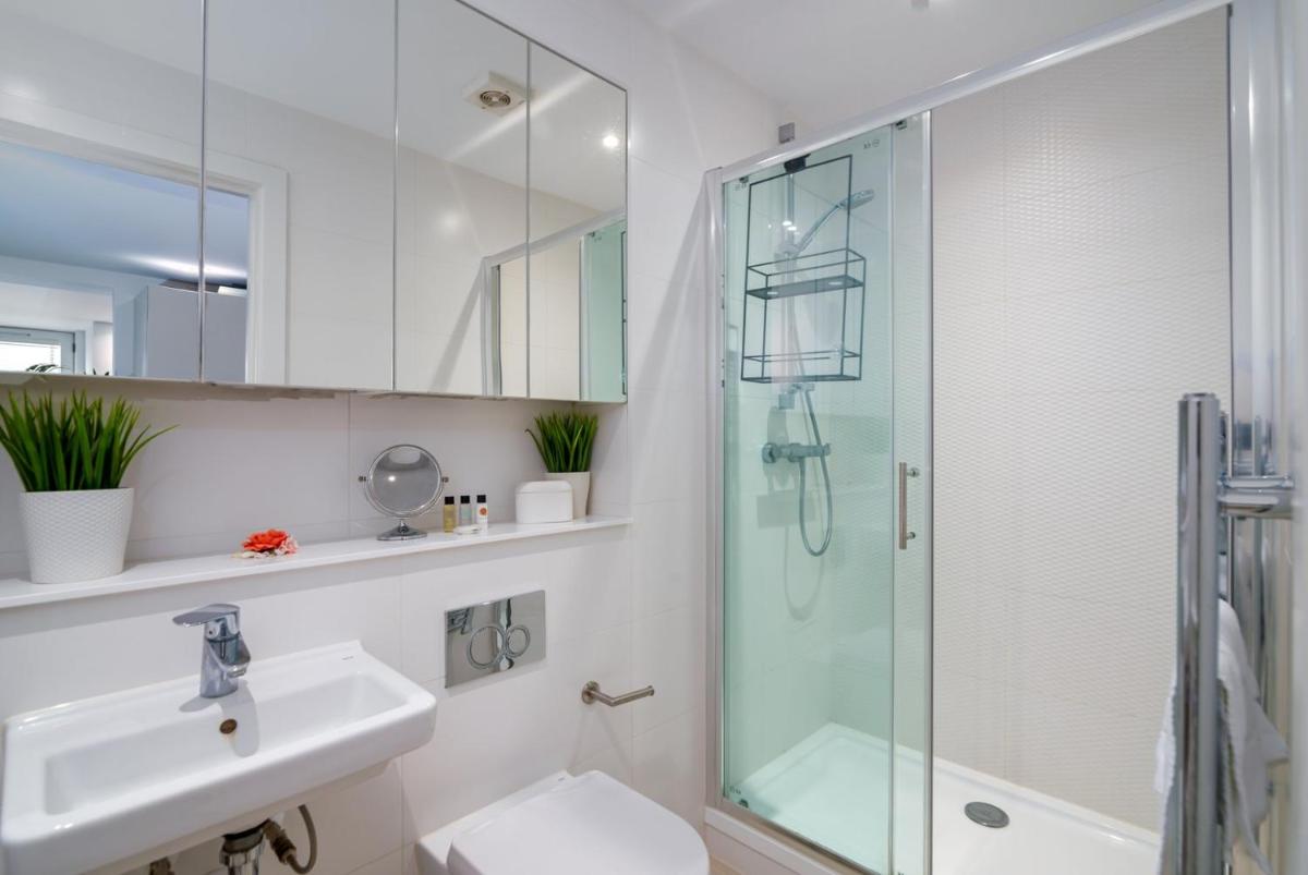 GuestReady - Modern Studio for 2 in Albion Court - Housity