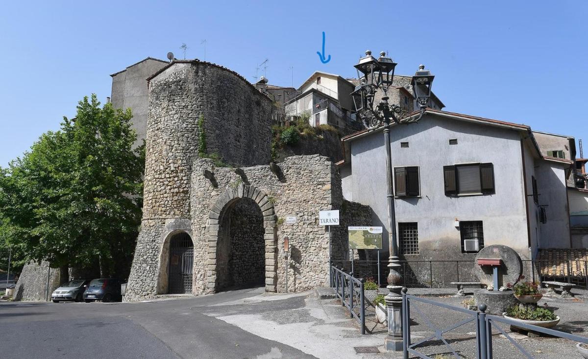 Casa in Antico Borgo Medievale a Tarano RI, via Giacomo Leopardi, 15 - Housity