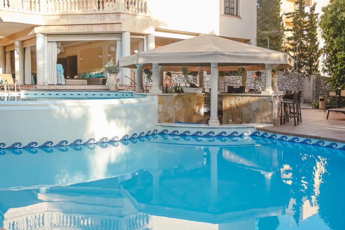 Piscina en o cerca de Lago Garden Apart-Suites & Spa Hotel