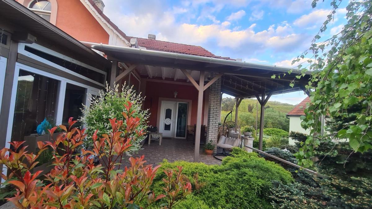 Bérc Apartman - Housity