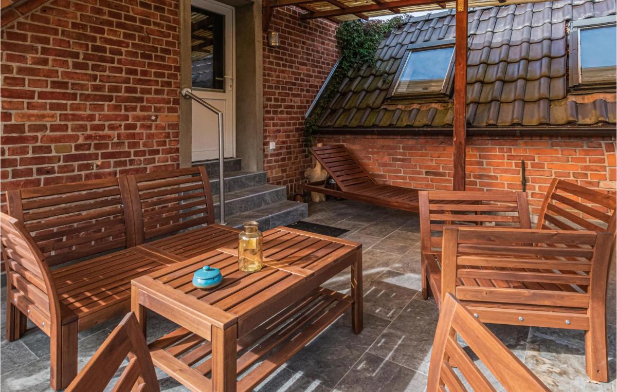 Nice Home In Neukloster With Wifi - Housity