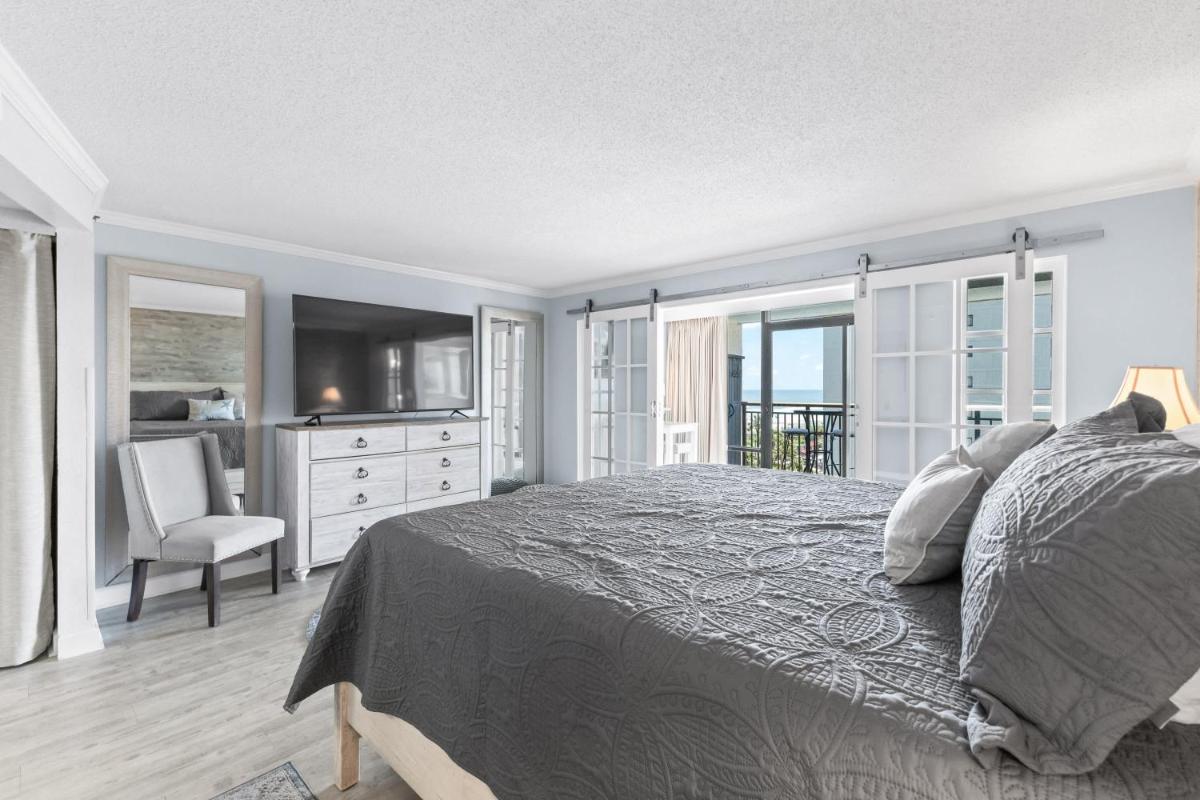 New Oceanview Suite - Caravelle 504 - Housity