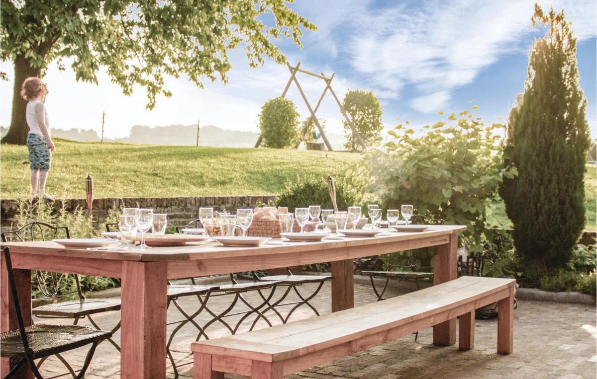 Seven-Bedroom Holiday Home In Remersdaal - Housity