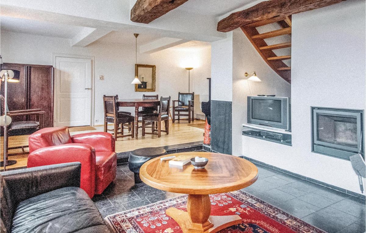 Seven-Bedroom Holiday Home In Remersdaal - Housity