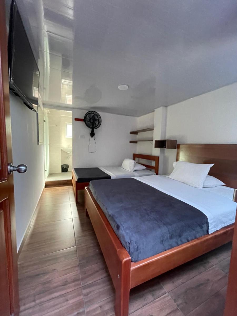Hotel Los Almendros - Housity
