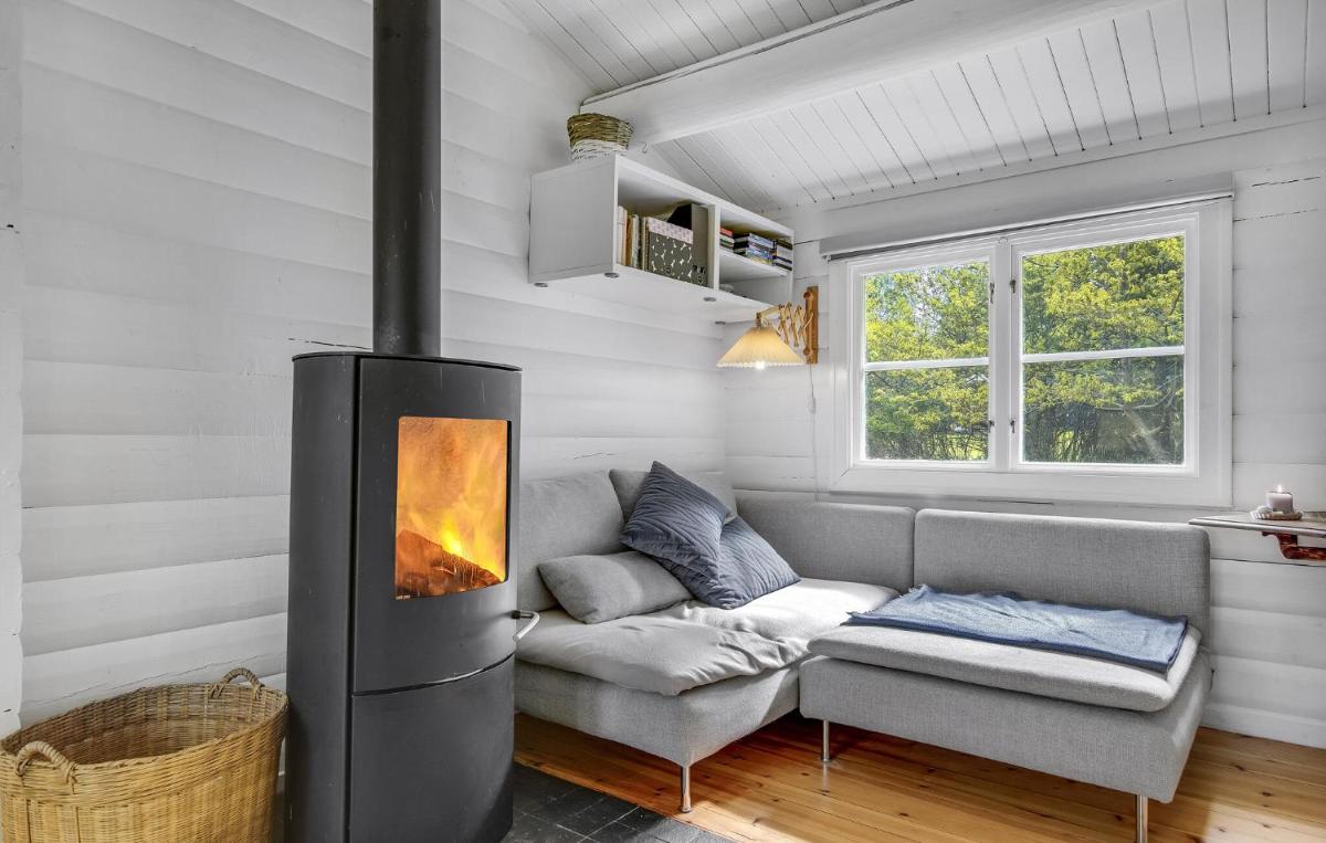3 Bedroom Cozy Home In Frederiksværk - Housity