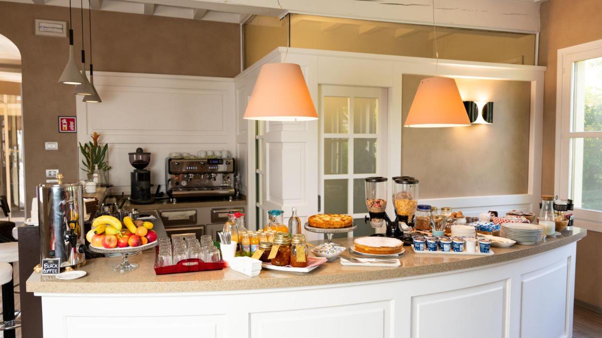 Hotel Villa Nabila - Housity