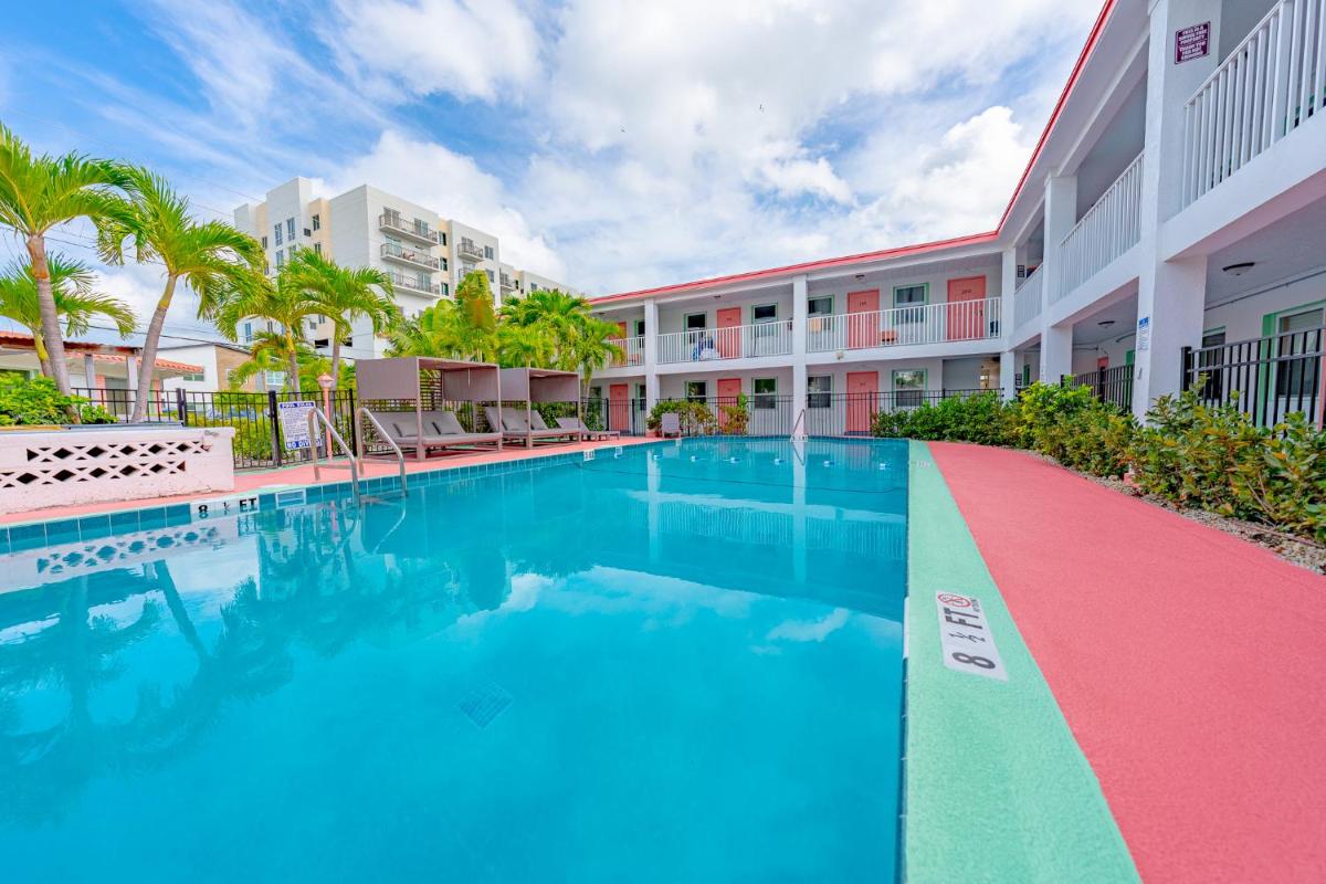Tropical Breeze Vacation Rentals - Housity