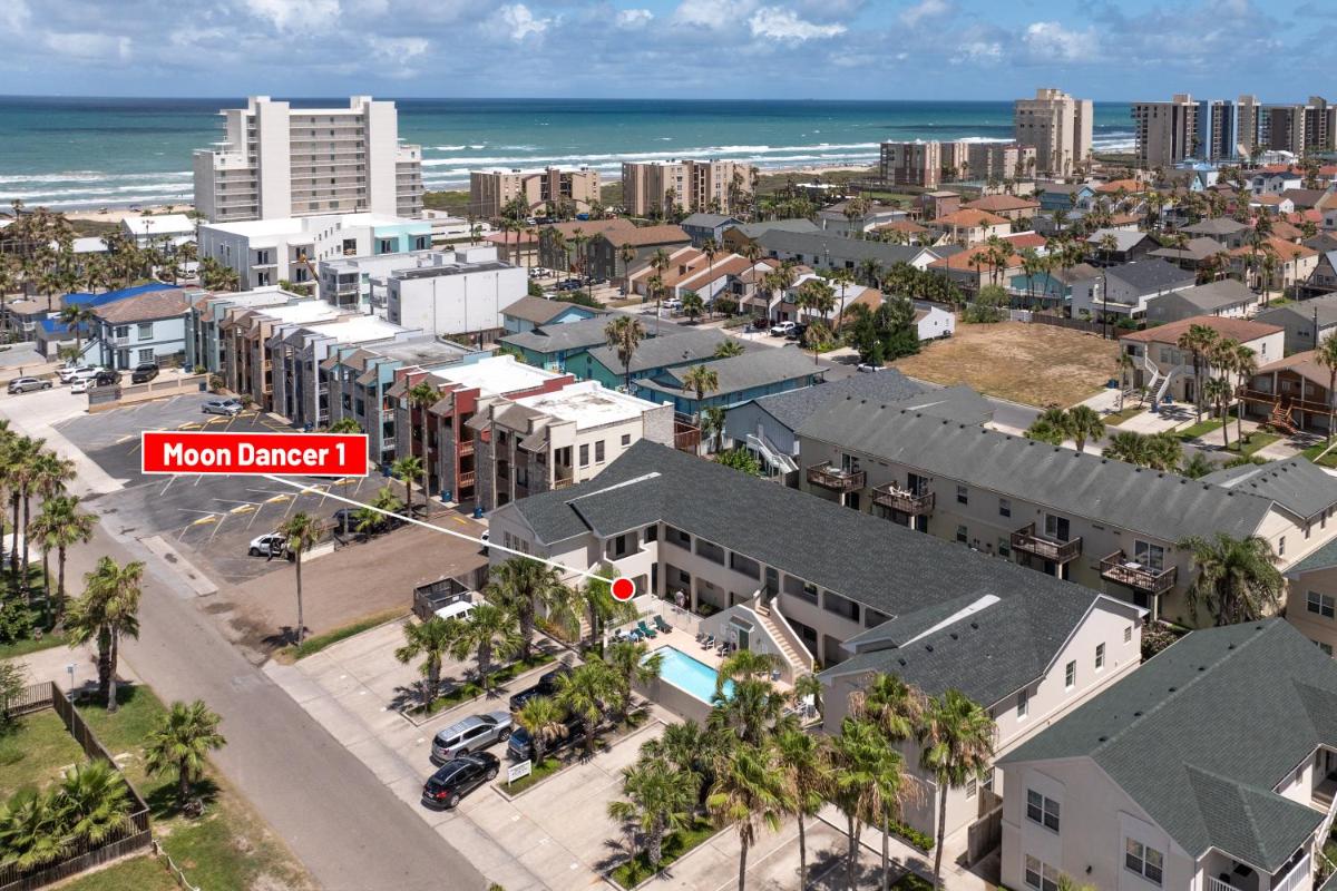 Little Get-Away By The Beach ,Moondancer - Housity
