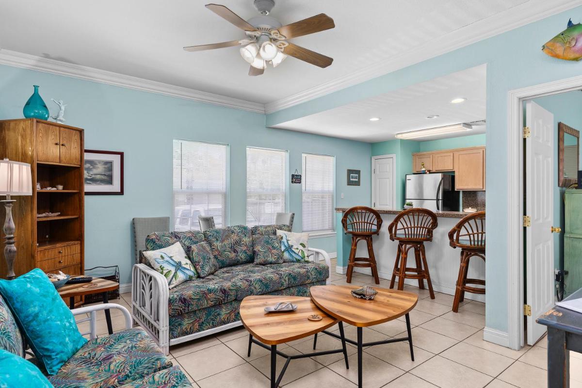 Little Get-Away By The Beach ,Moondancer - Housity