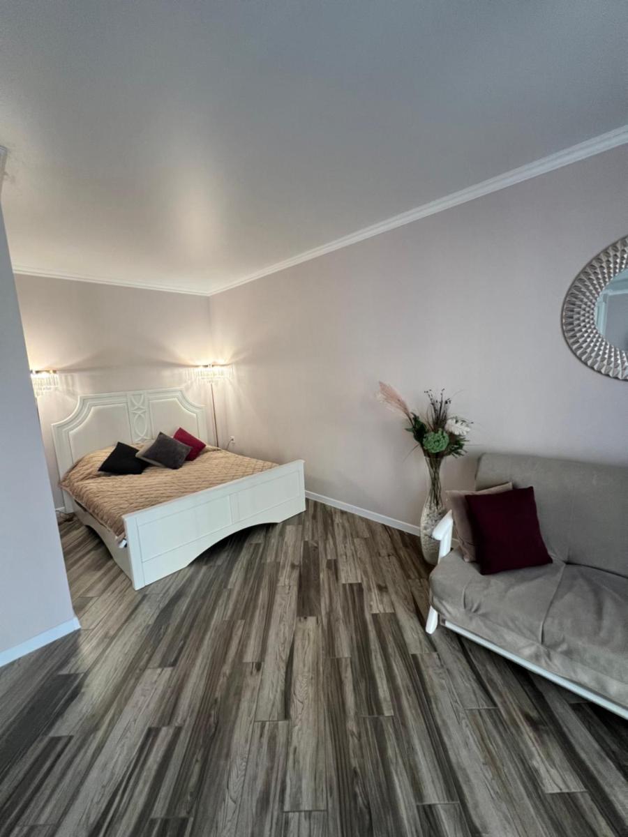 Golden Era Apart - Housity