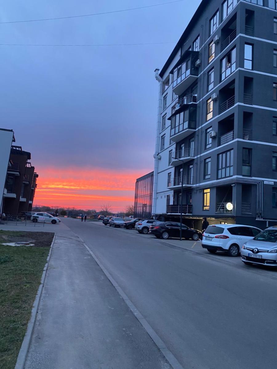 Апартаменти на Чорновола,поруч Щасливе - Housity