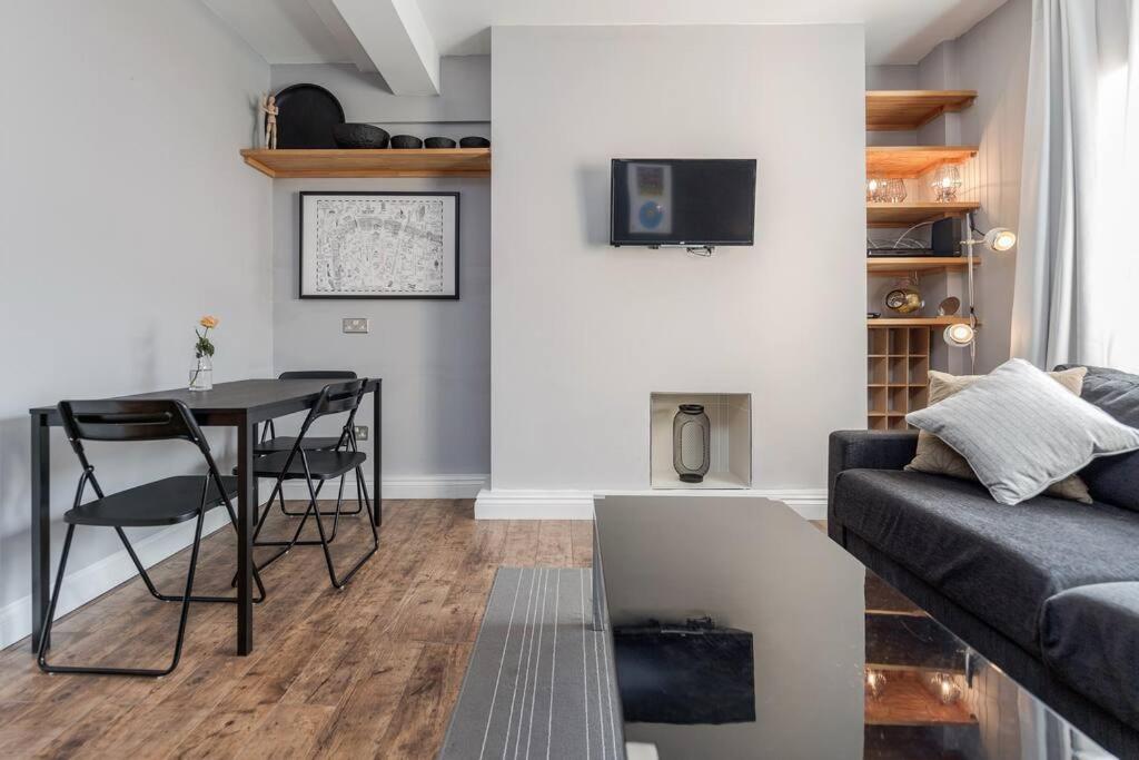 Bright, Modernised Apartment Close to Borough Market - Housity