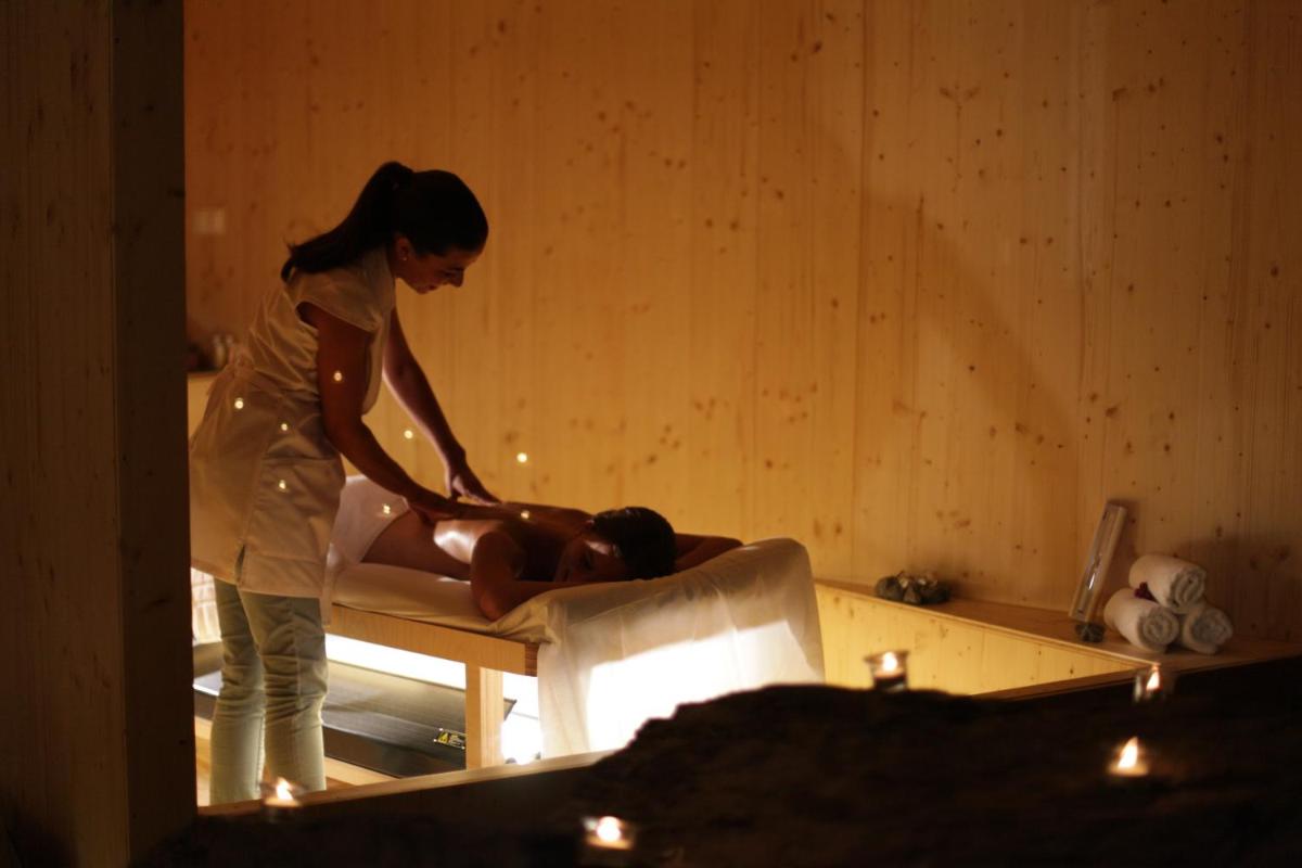 O spa e/ou outras comodidades de bem-estar em Colmeal Countryside Hotel