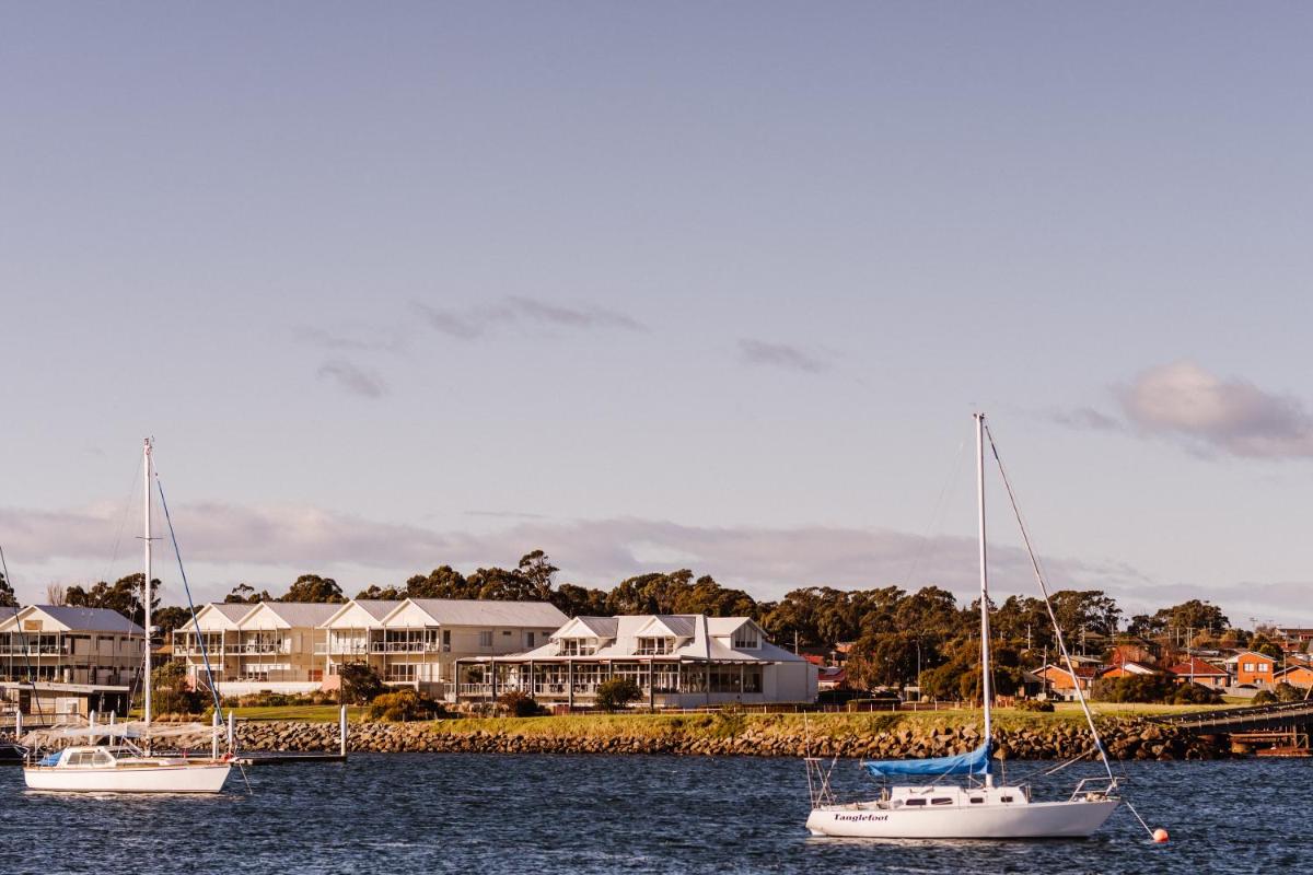 York Cove Hotel - Housity