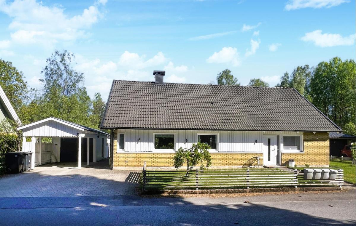 3 Bedroom Beautiful Home In Gislaved - Housity