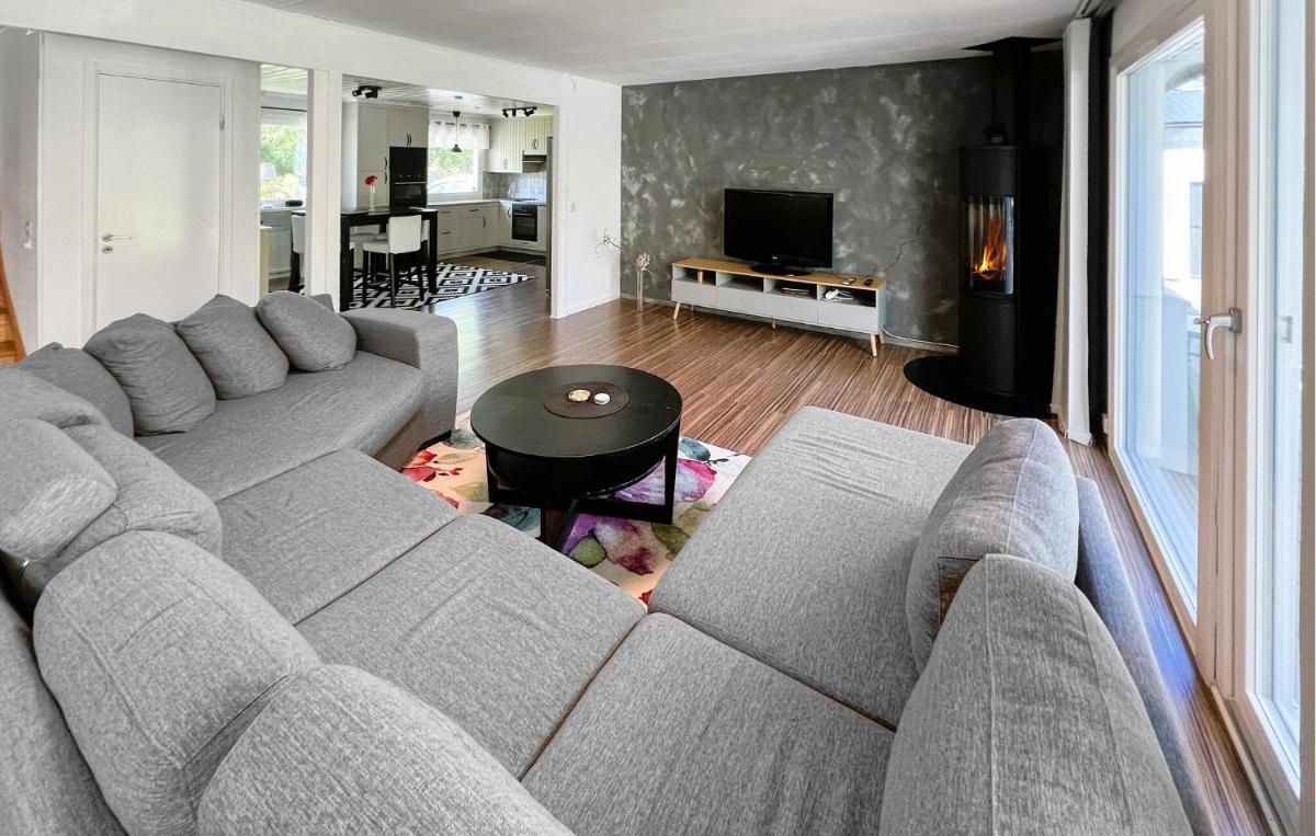3 Bedroom Beautiful Home In Gislaved - Housity
