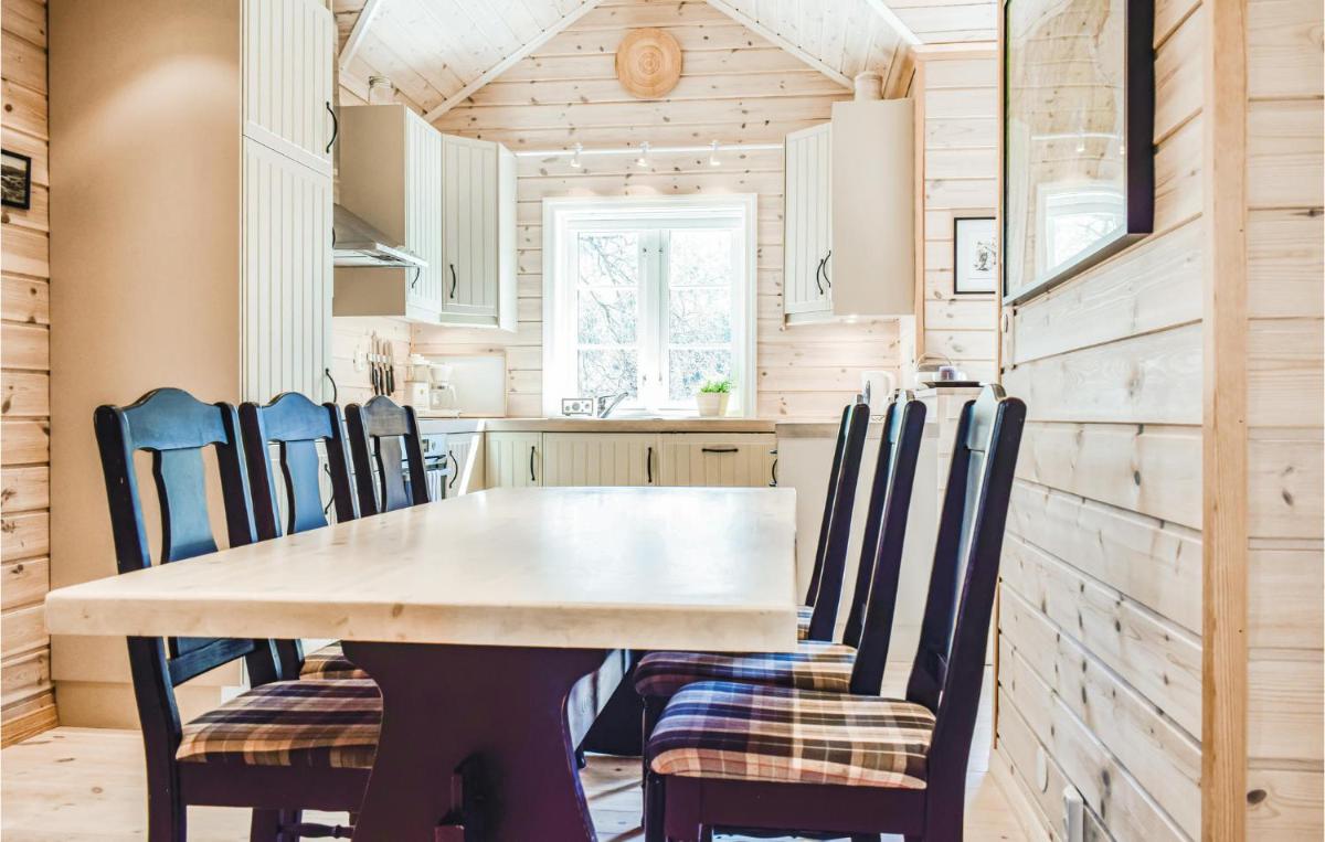 Holiday Home Norheimsund with Hot Tub I - Housity
