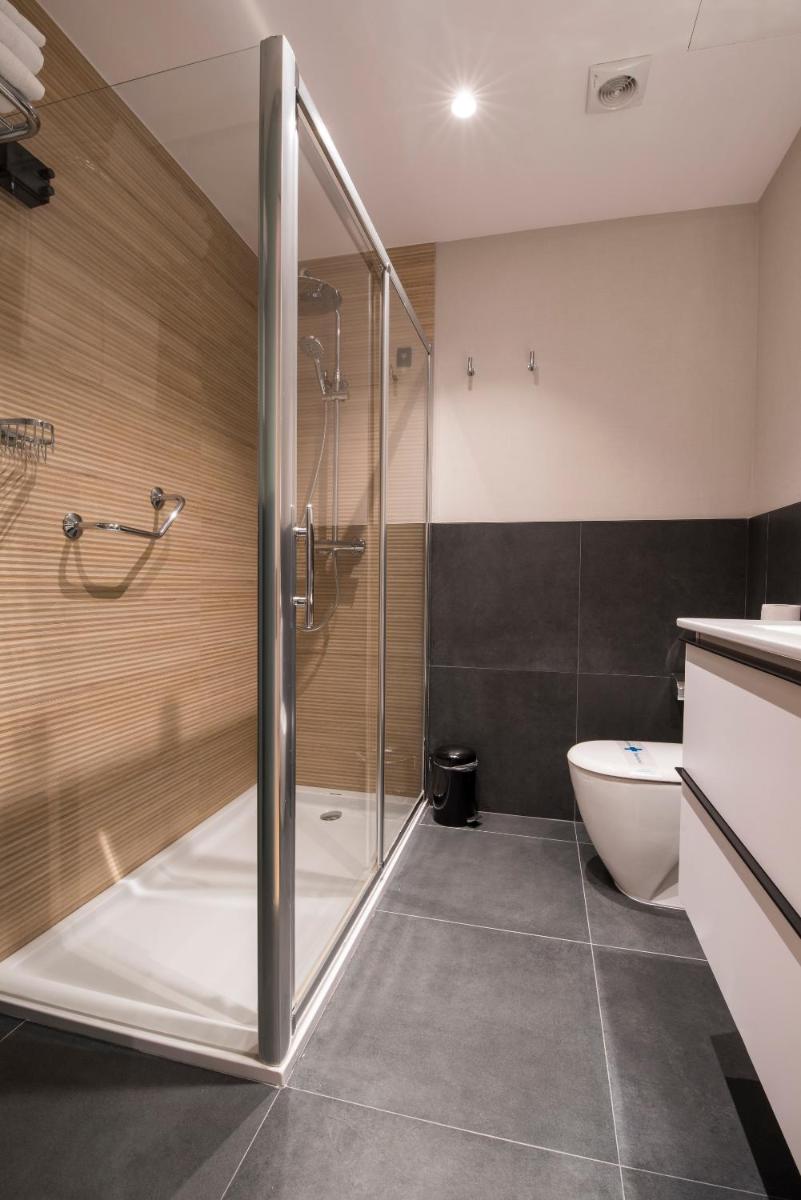 Un baño de Hotel Avenida