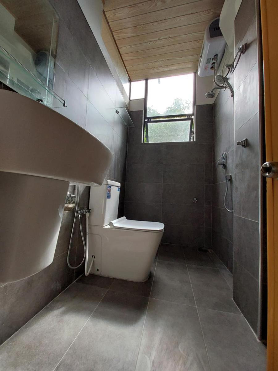 Lake Wave Hotel - Hizvo