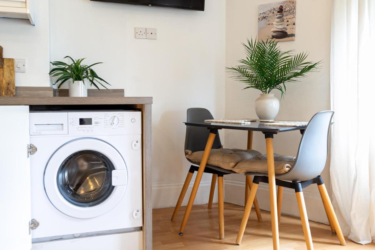 Spacious Brighton Beach studio - Housity