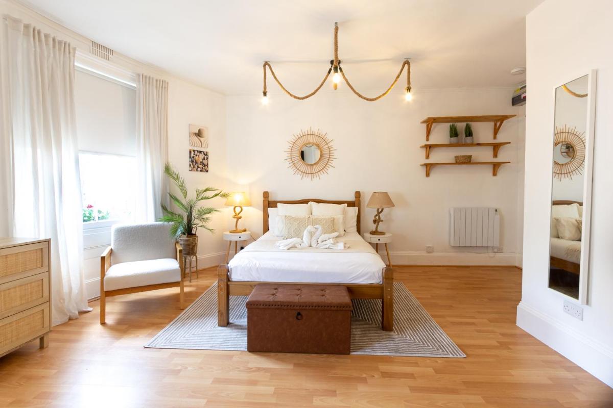 Spacious Brighton Beach studio - Housity