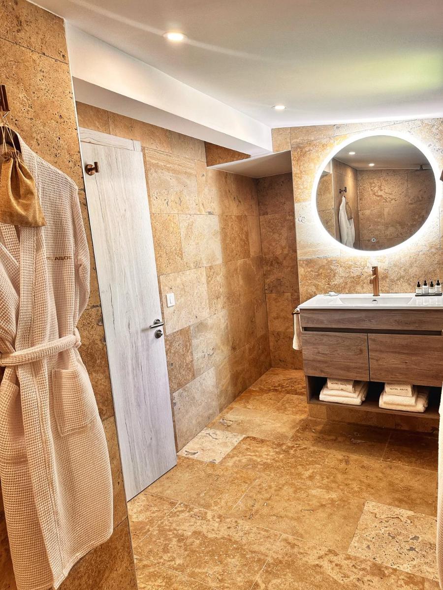 Un baño de Boutique Hotel Comtal Empuries