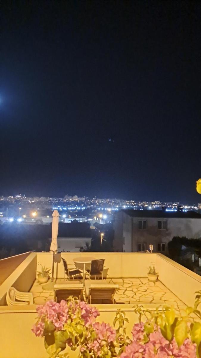 Stone Guest House - Housity