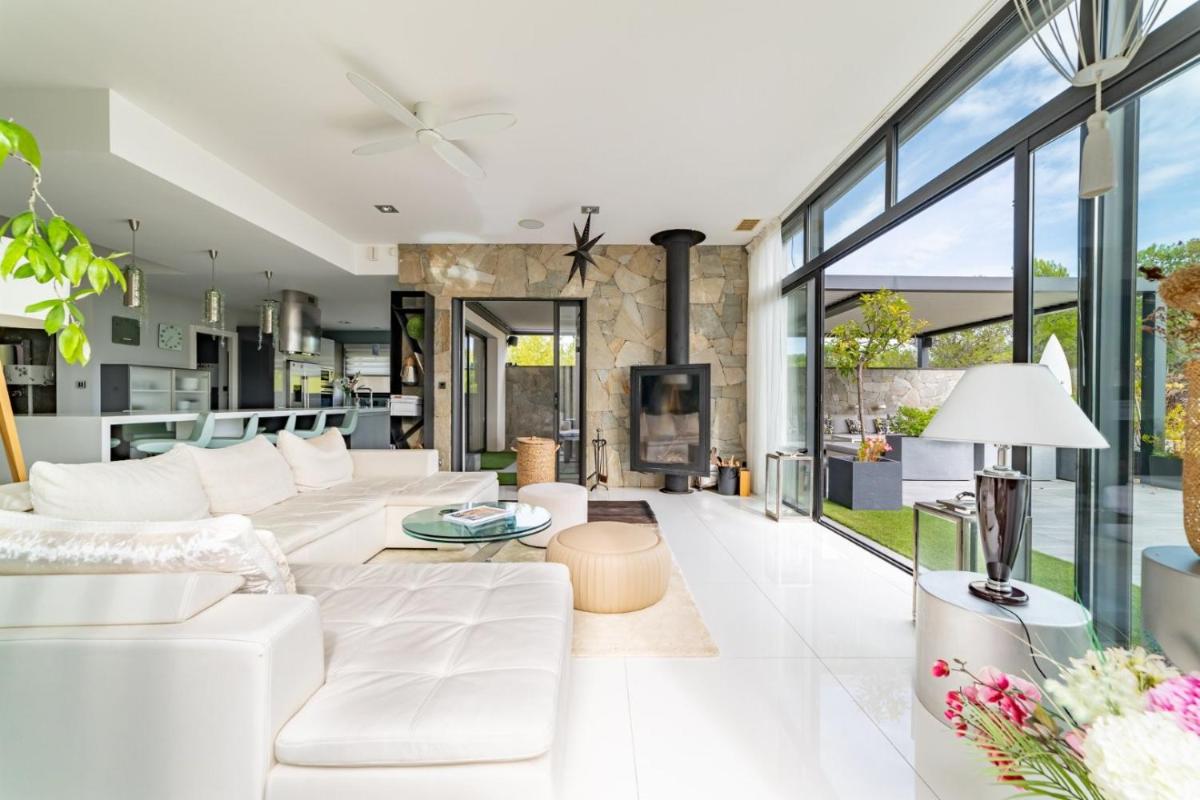 PRESTIGIEUSE villa avec SPA vue horizon mer proche Montpellier - Housity
