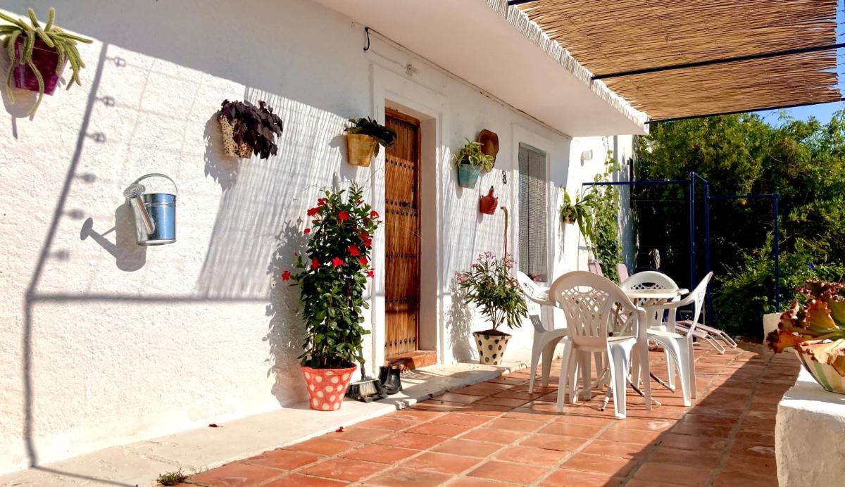Cortijo de la Fuente con vistas impresionantes y playas a 20 minutos - Housity