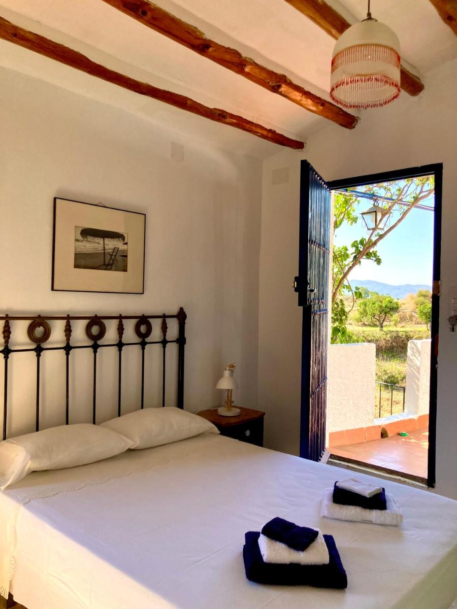 Cortijo de la Fuente con vistas impresionantes y playas a 20 minutos - Housity