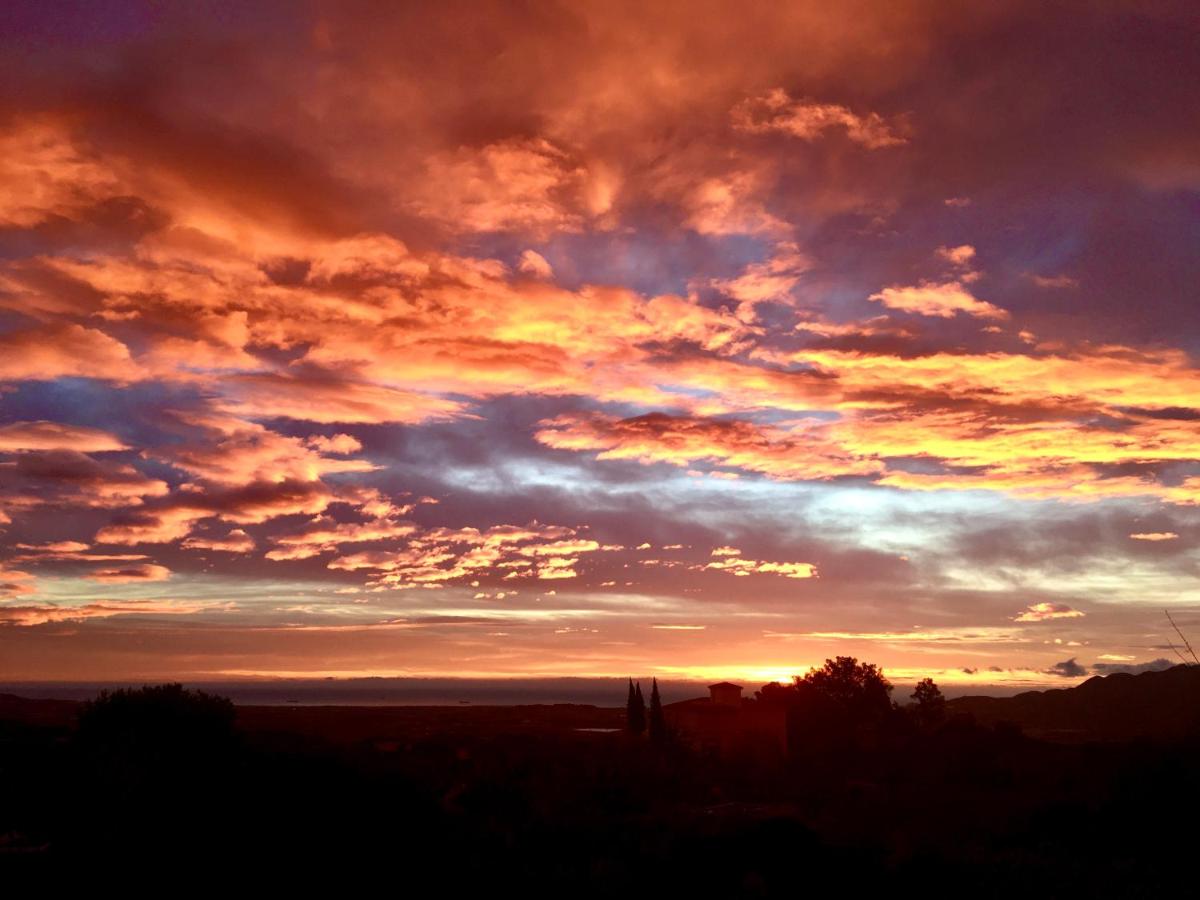 Cortijo de la Fuente con vistas impresionantes y playas a 20 minutos - Housity