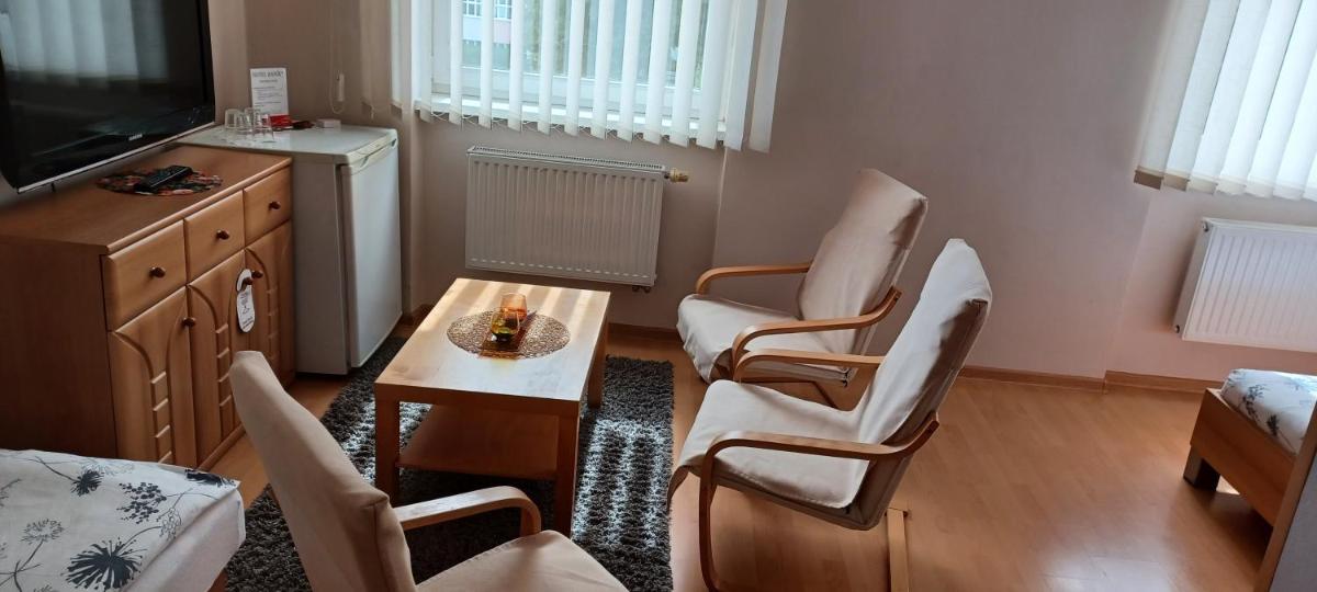 Hotel Baník Handlová - Housity