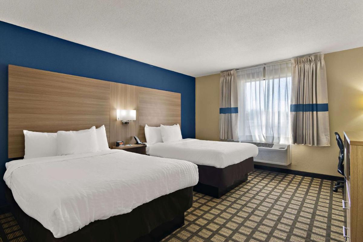 Clarion Pointe Bloomington-Normal near I-55 and University - Housity