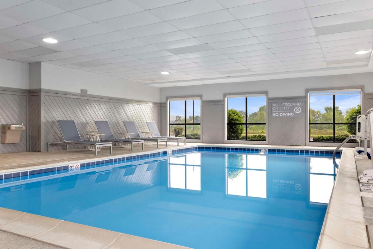 Spark By Hilton Newcomerstown - Housity