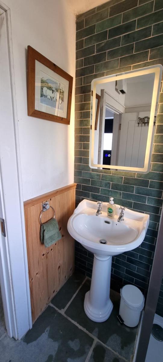 Cathy's Cottage - Housity