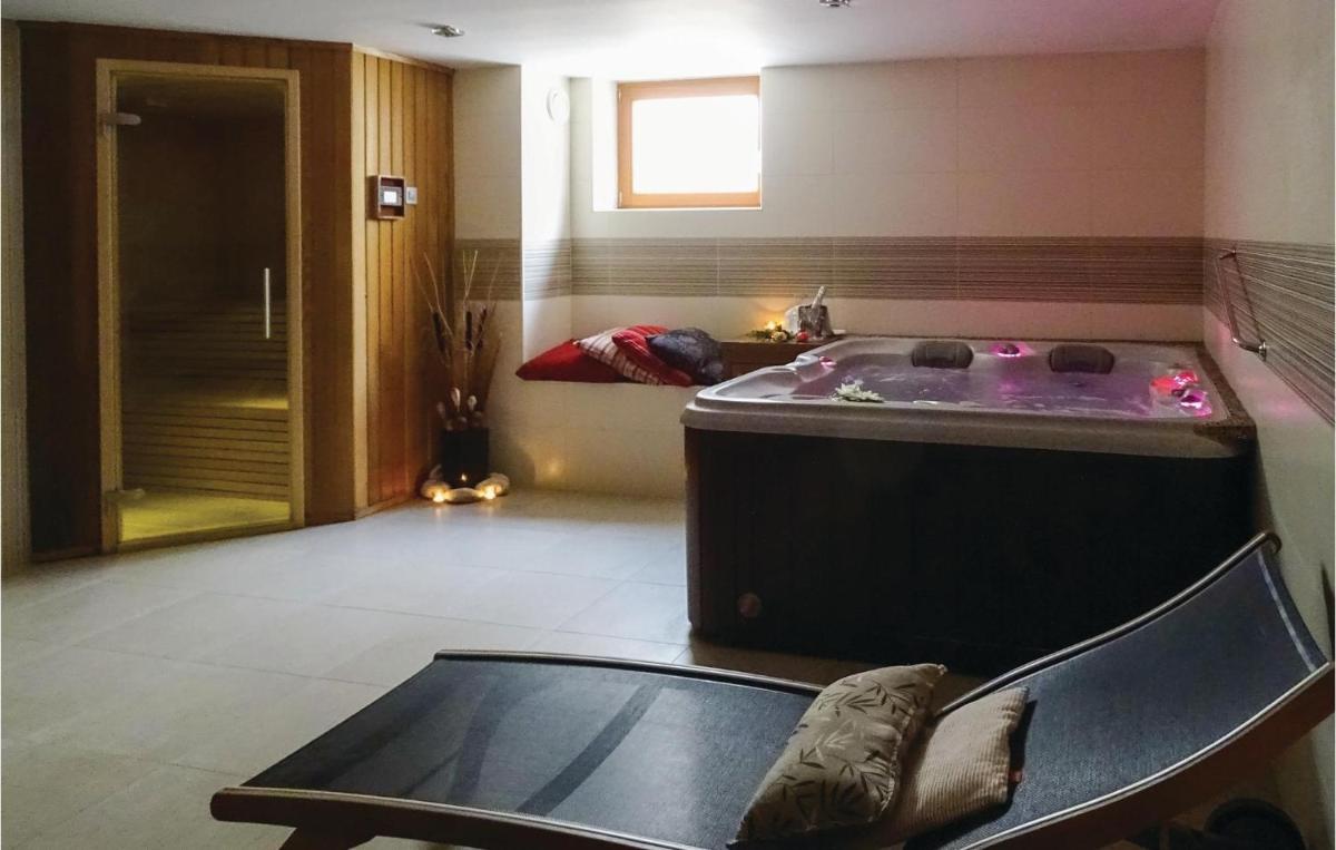 Stunning Apartment In Lasko With Wifi - Housity
