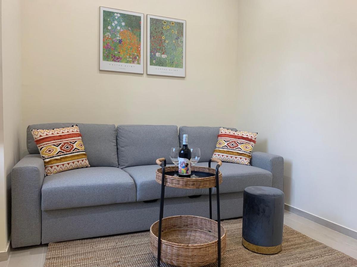 La Primavera Apartment - Housity